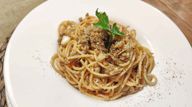 Spaghetti con colatura di alici