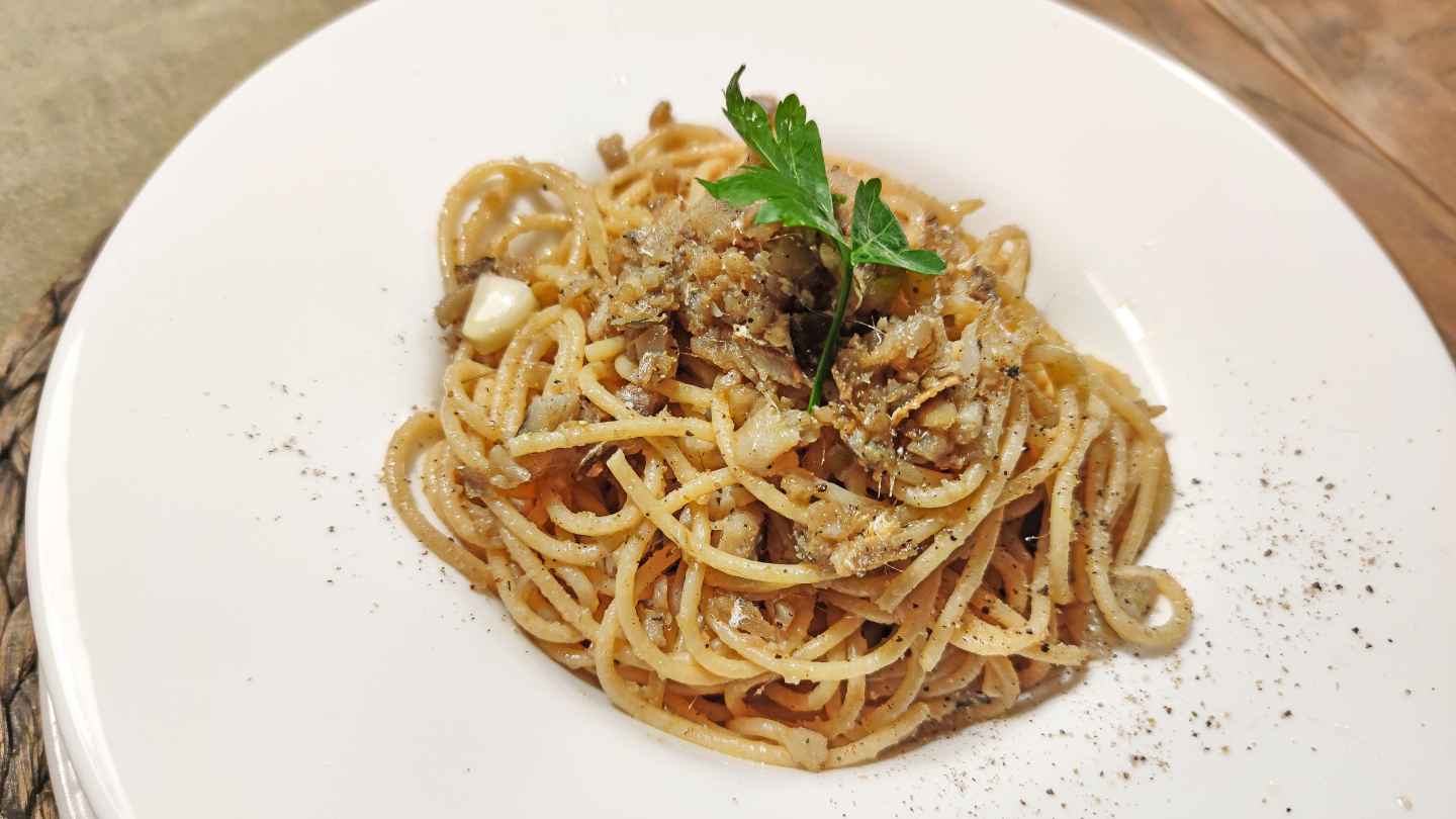 Spaghetti con colatura di alici